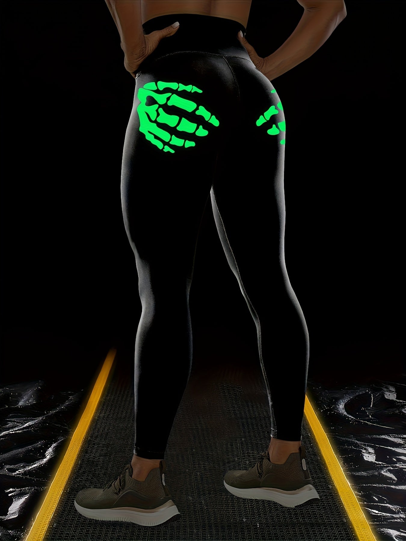 Women'S High-Waisted Stretchy Fitness Leggings with Glow-in-the-Dark Skull Print - Black, Elastic Waistband, Long Length for Running, Yoga & Halloween Party Wear, Yoga Pants, Halloween Leggings, Bold Graphic Pants, Highelasti