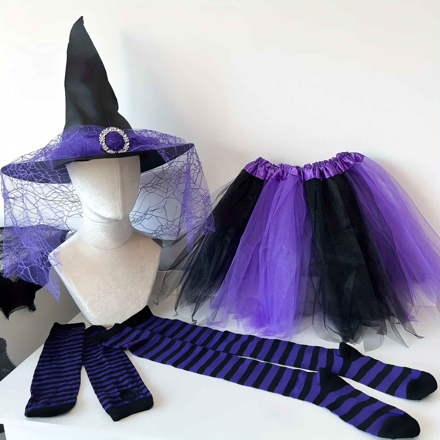 4pcs Halloween Witch Costume Set for Women Ladies Gothic Cosplay Witch Hat Striped Knee High High Over Knee Witch Stockings Arm Warmers Tutu Skirt Set for Women Halloween Witch Cosplay Party Favor Cosplay Costume Accessories