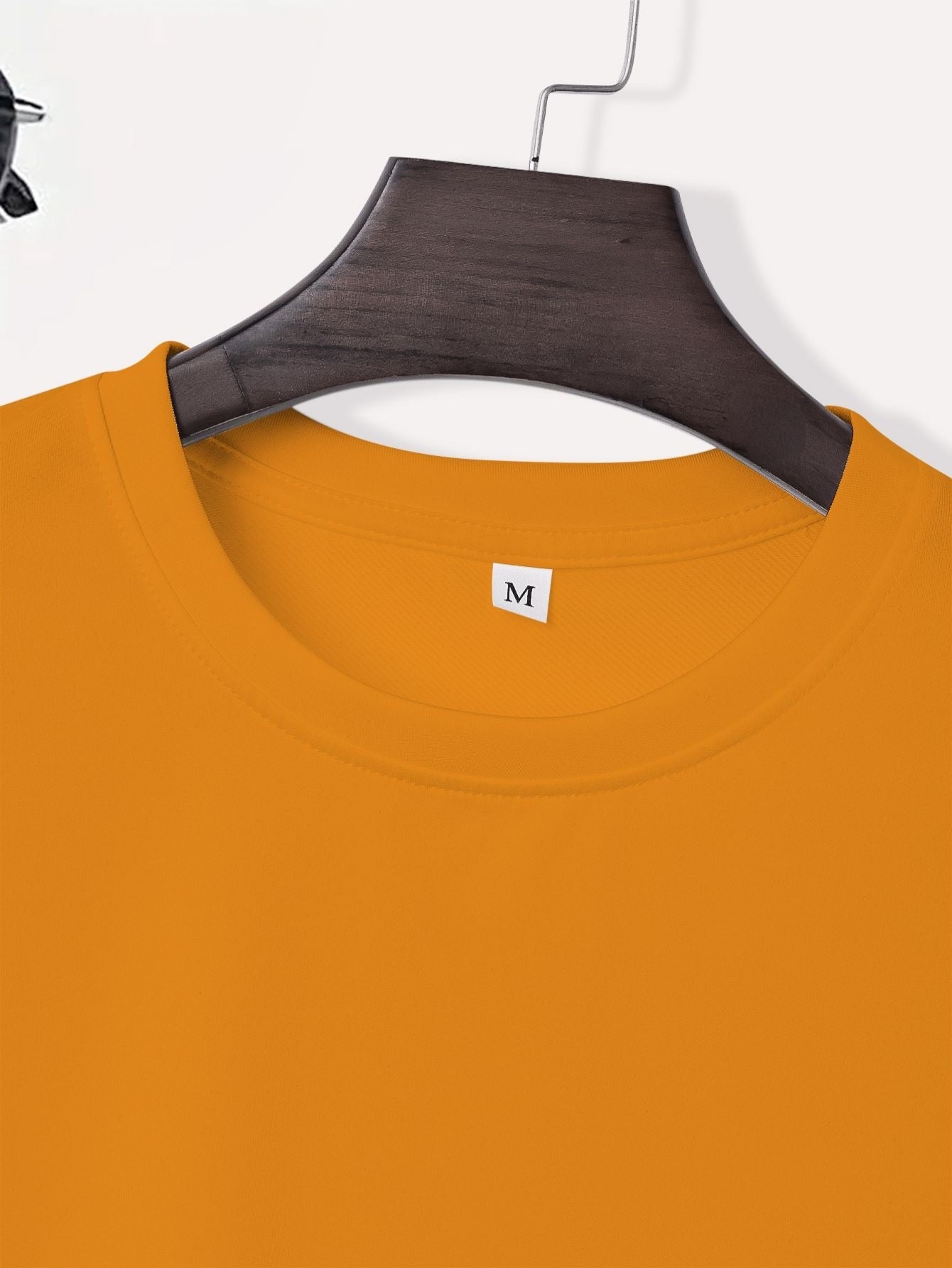 R V Men's Short Sleeve T-Shirt - Vibrant Yellow with Bold RAVE Graphic Print, Breathable Round Neck Casual Top for Summer Beach Resorts & Outdoor Activities