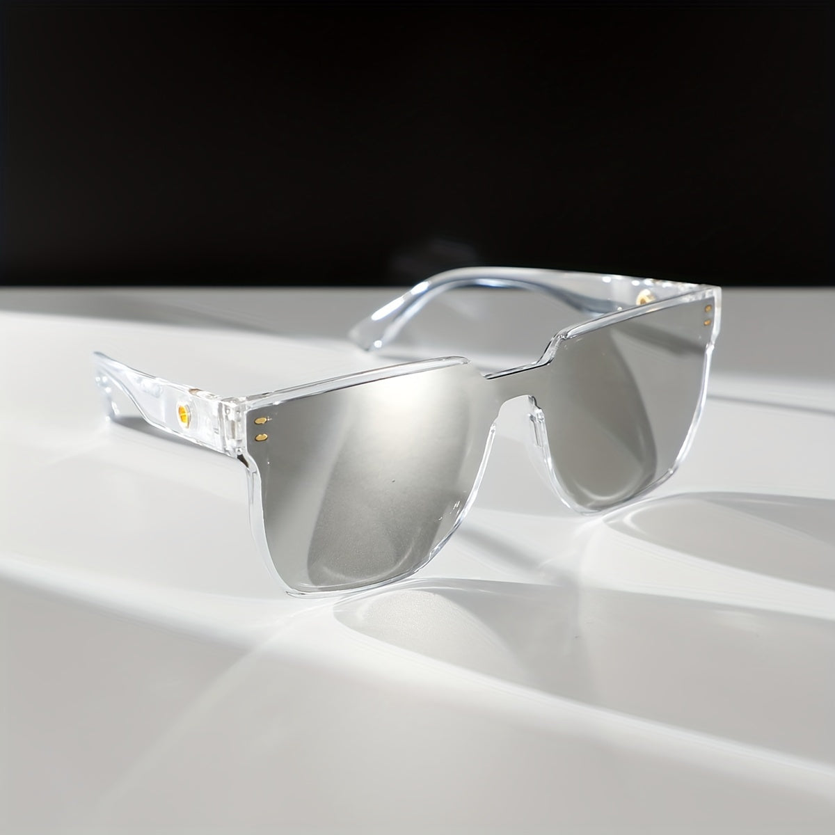 1 Pair of Women's Transparent Silvery Mirror Reflective Square Frame Modern Fashion Casual Glasses with Rice Nails