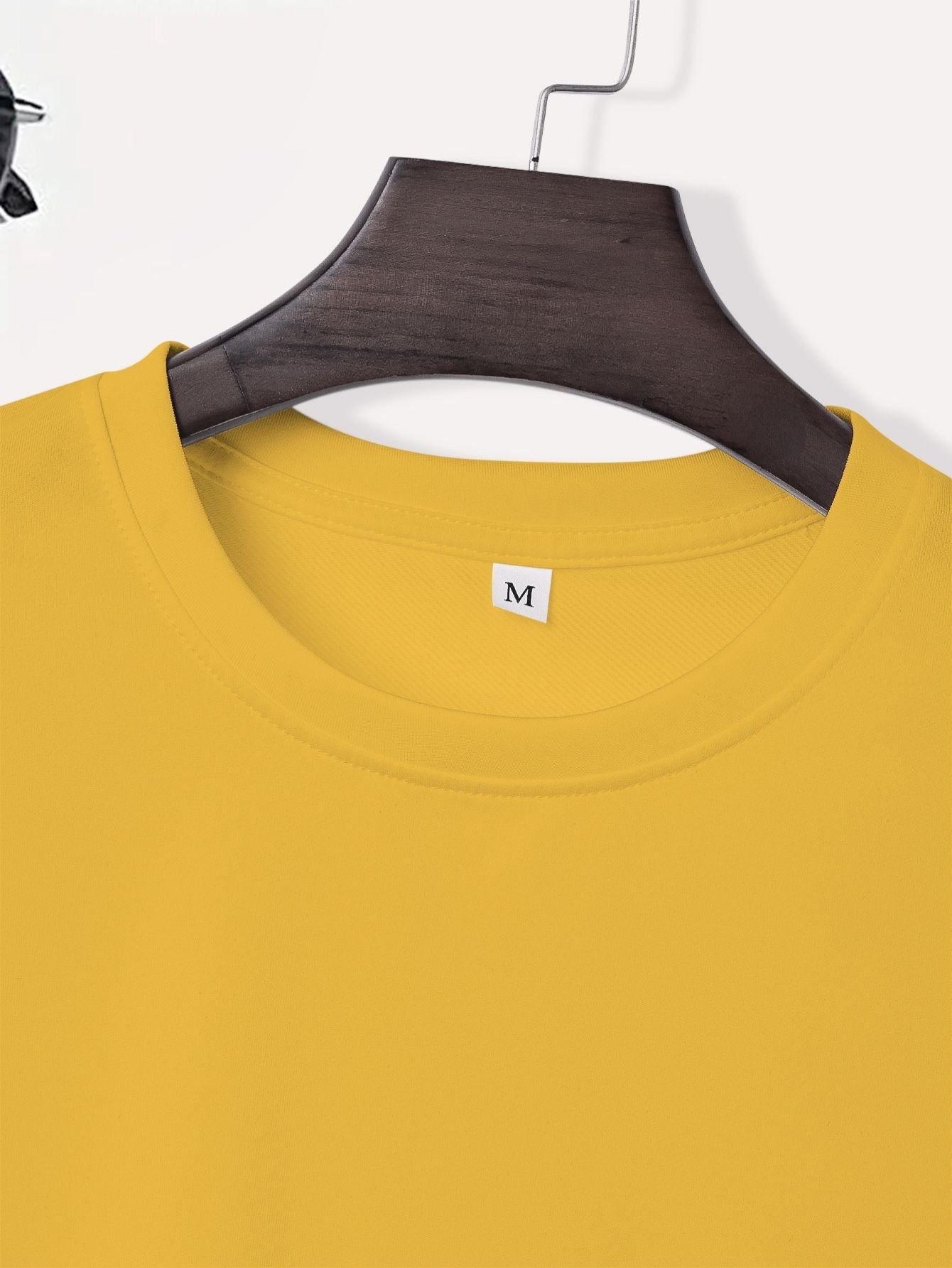 R V Men's Short Sleeve T-Shirt - Vibrant Yellow with Bold RAVE Graphic Print, Breathable Round Neck Casual Top for Summer Beach Resorts & Outdoor Activities