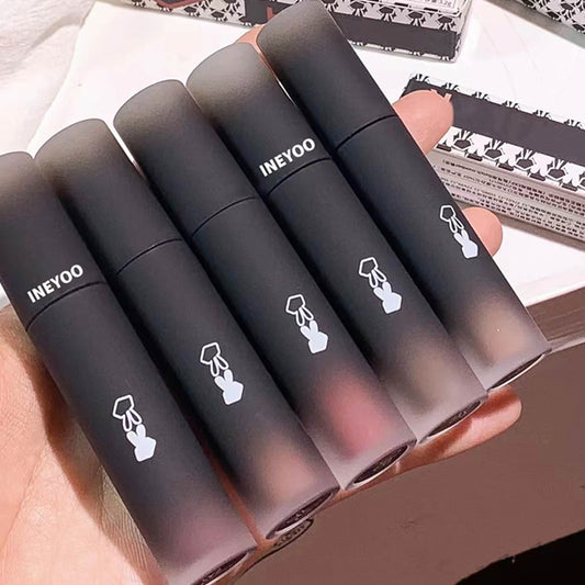 Ineyooo Deep Purple Matte Velvet Lip Gloss - High Saturation, Long-Lasting Moisture, Non-Drying Formula for All Light Beige Types, Perfect for Halloween & Gothic Makeup Looks