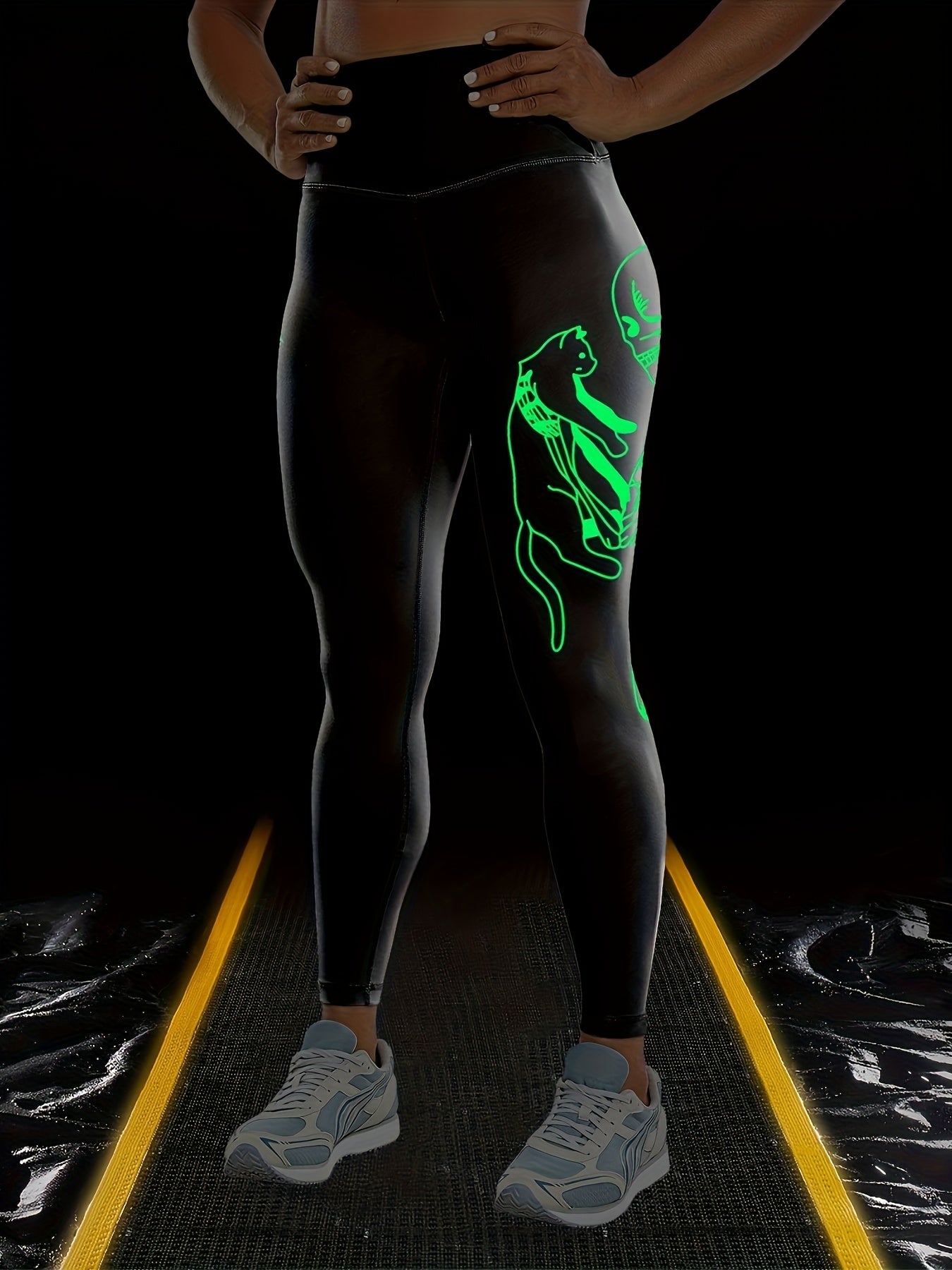 Women'S High-Waisted Stretchy Fitness Leggings with Glow-in-the-Dark Skull Print - Black, Elastic Waistband, Long Length for Running, Yoga & Halloween Party Wear, Yoga Pants, Halloween Leggings, Bold Graphic Pants, Highelasti