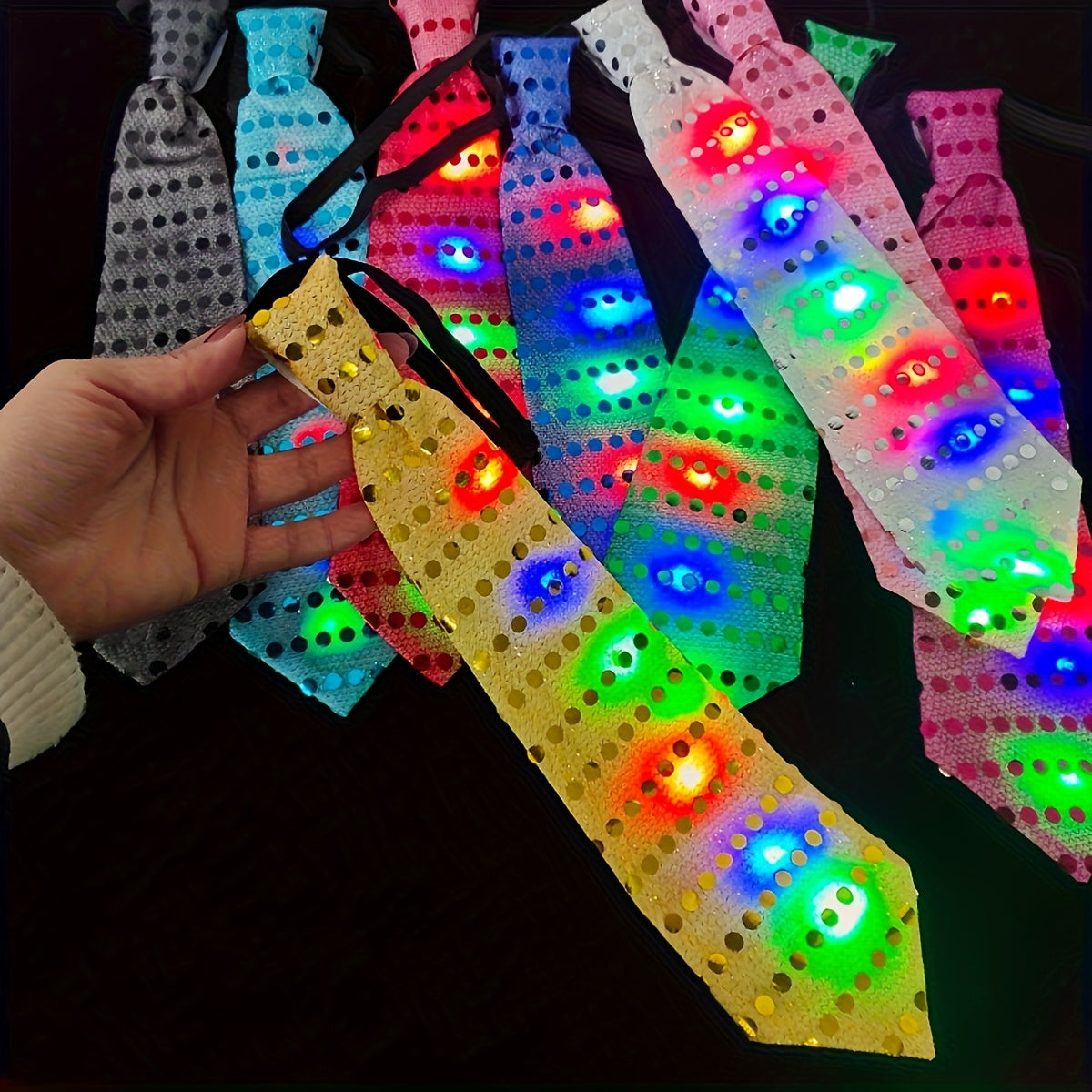 A Men'S LED Flashing Novelty Tie Powered by 3 Button Batteries, Perfect for Bar, Bungee, Dance Parties, And Festive Decorations, Party Supplies.
