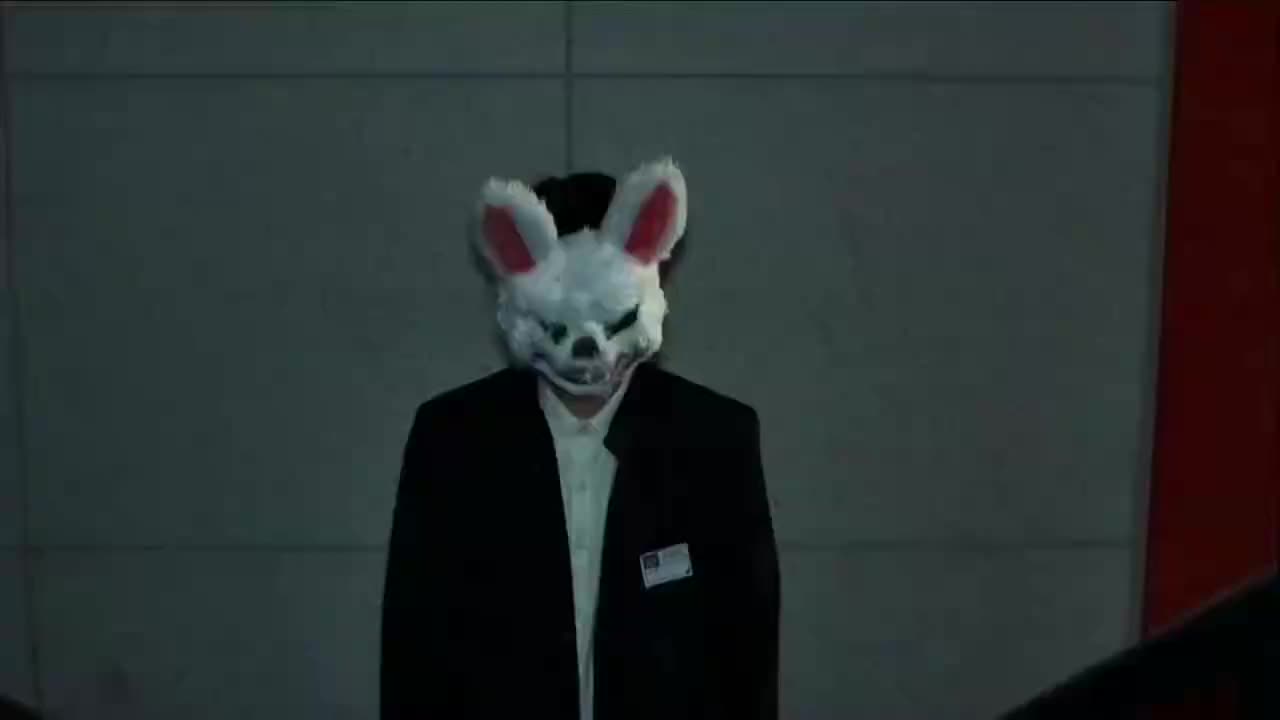 3pcs Horror Costume Set - Blood-Splattered Bunny & Killer Rabbit Mask with Bloody Apron & Gloves - Menacing White Rabbit Costume with Black Eyes & Sharp Teeth - Blood-Drip Design for Adults - Perfect for Halloween, Carnival,
