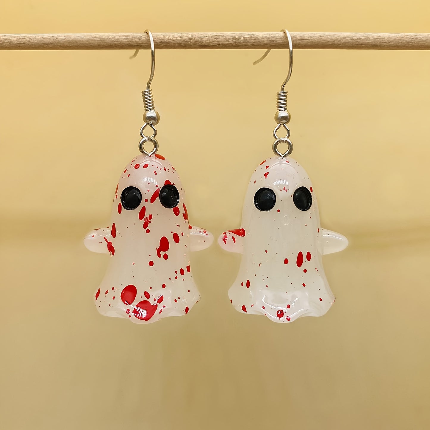 1 Pair Halloween Glow-in-the-Dark Ghost Earrings - Gothic Resin Dangle Earrings with Red Irregular Dot Design, Random Size & Position for Women, Halloween Party & Casual Attire, Festive Accessories, Glowindark Feature, Durabl