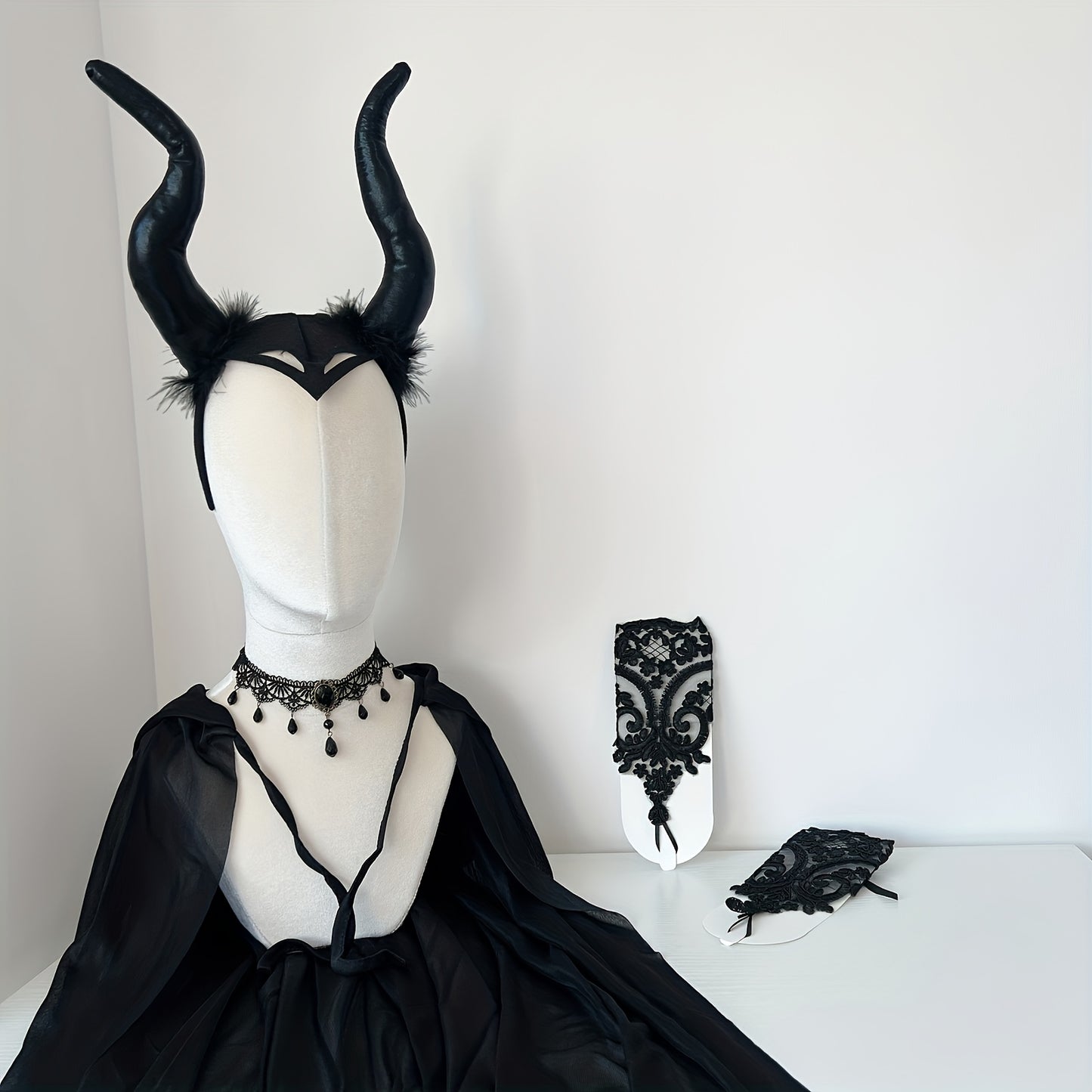 [Halloween Devil Costume Set] 5pcs Halloween Devil Costume Set | Black Witch Cape, Devil Horns Headband, Lace Fingerless Gloves, Gothic Queen Dress Up, Carnival Wizard Party Accessories