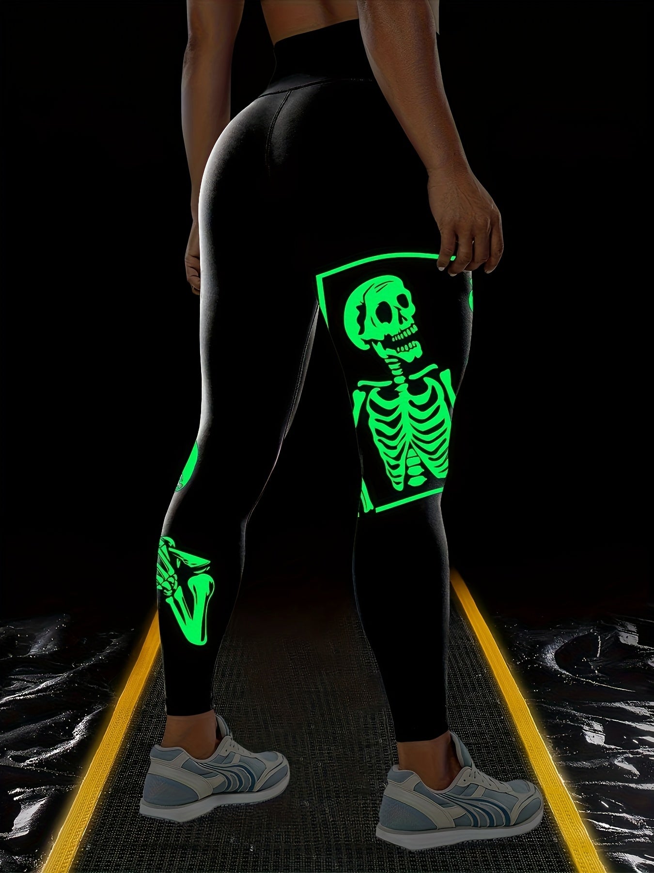 Women'S High-Waisted Stretchy Fitness Leggings with Glow-in-the-Dark Skull Print - Black, Elastic Waistband, Long Length for Running, Yoga & Halloween Party Wear, Yoga Pants, Halloween Leggings, Bold Graphic Pants, Highelasti