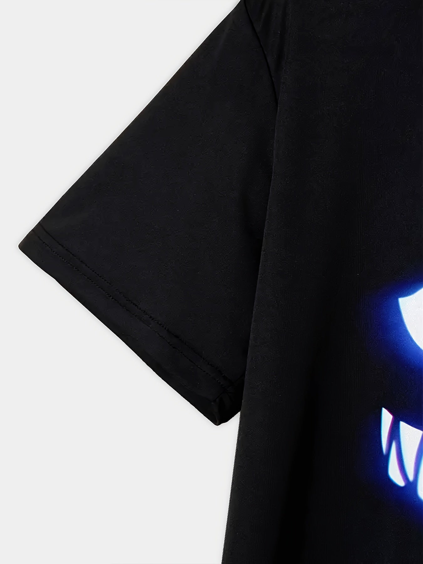 Men's Halloween T-Shirt - Glowing Eyes Horror Design - Lightweight, Breathable Fabric for Gym, Streetwear & Parties - Machine Washable Crew Neck Casual Top, Trendy Fashion, Durable Material, Must-Have for Urban Style Enthusia