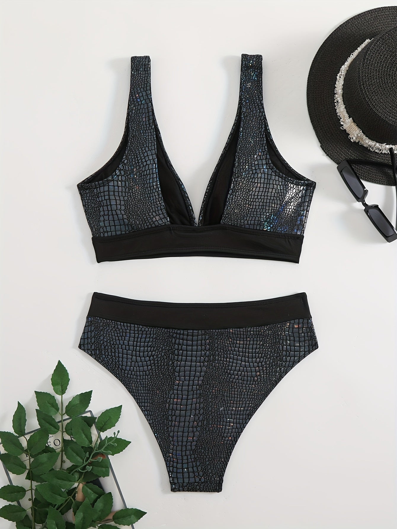Chic Women'S Snakeskin Print Bikini Set - High Stretch, V-Neck, Stretchy Polyester/Spandex Blend, Machine Washable - Ideal for Music Festivals & Beach Parties, Beach Attire|Vibrant Print Top|Snakeskin Patter