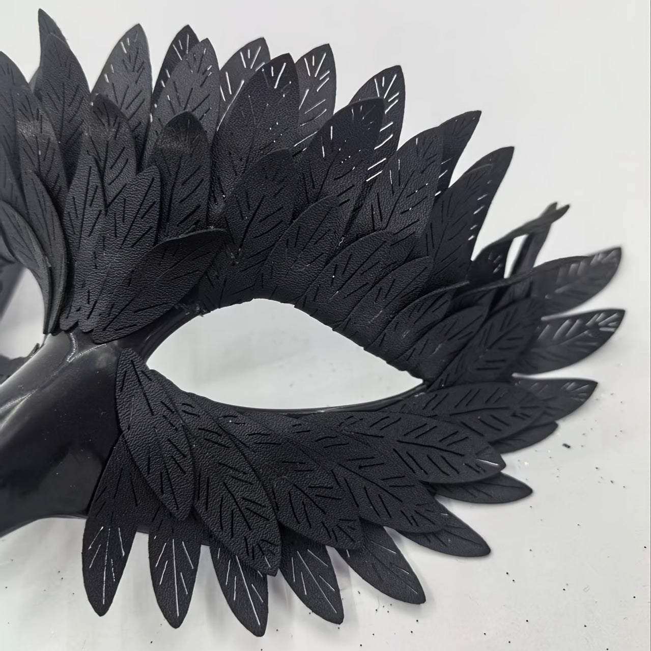 Classic Bird Beak Mask - Durable Plastic Intricate Feather Design for Halloween, Day of the Dead, Christmas & Themed Parties - Home Decor & Costume Accessory, Halloween Decorations