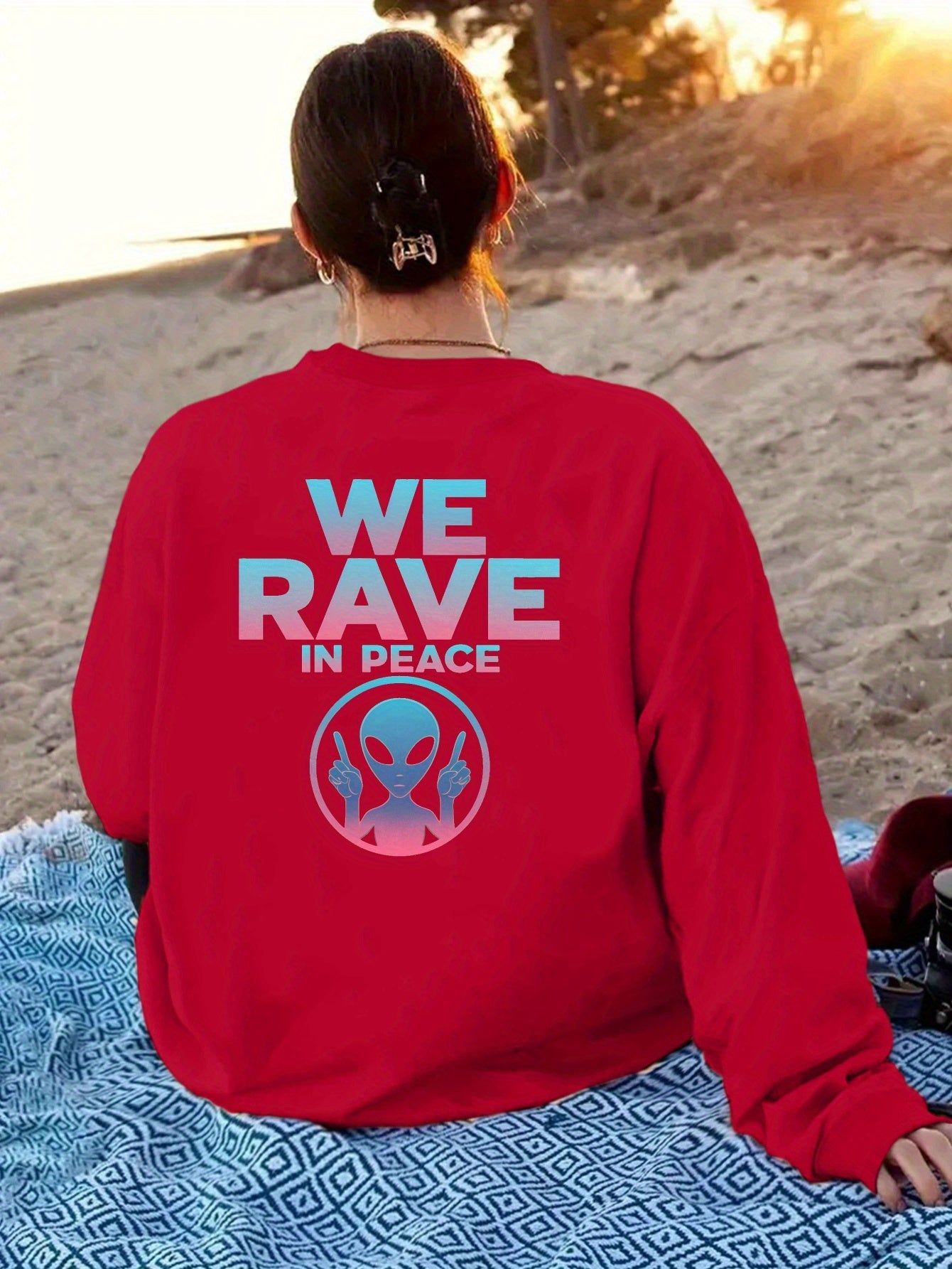 Women'S Casual Crew Neck Long Sleeve Sweatshirt, Polyester 100% Knit Fabric, Geometric Alien "WE RAVE in PEACE" Graphic, Fall/Winter Regular Length