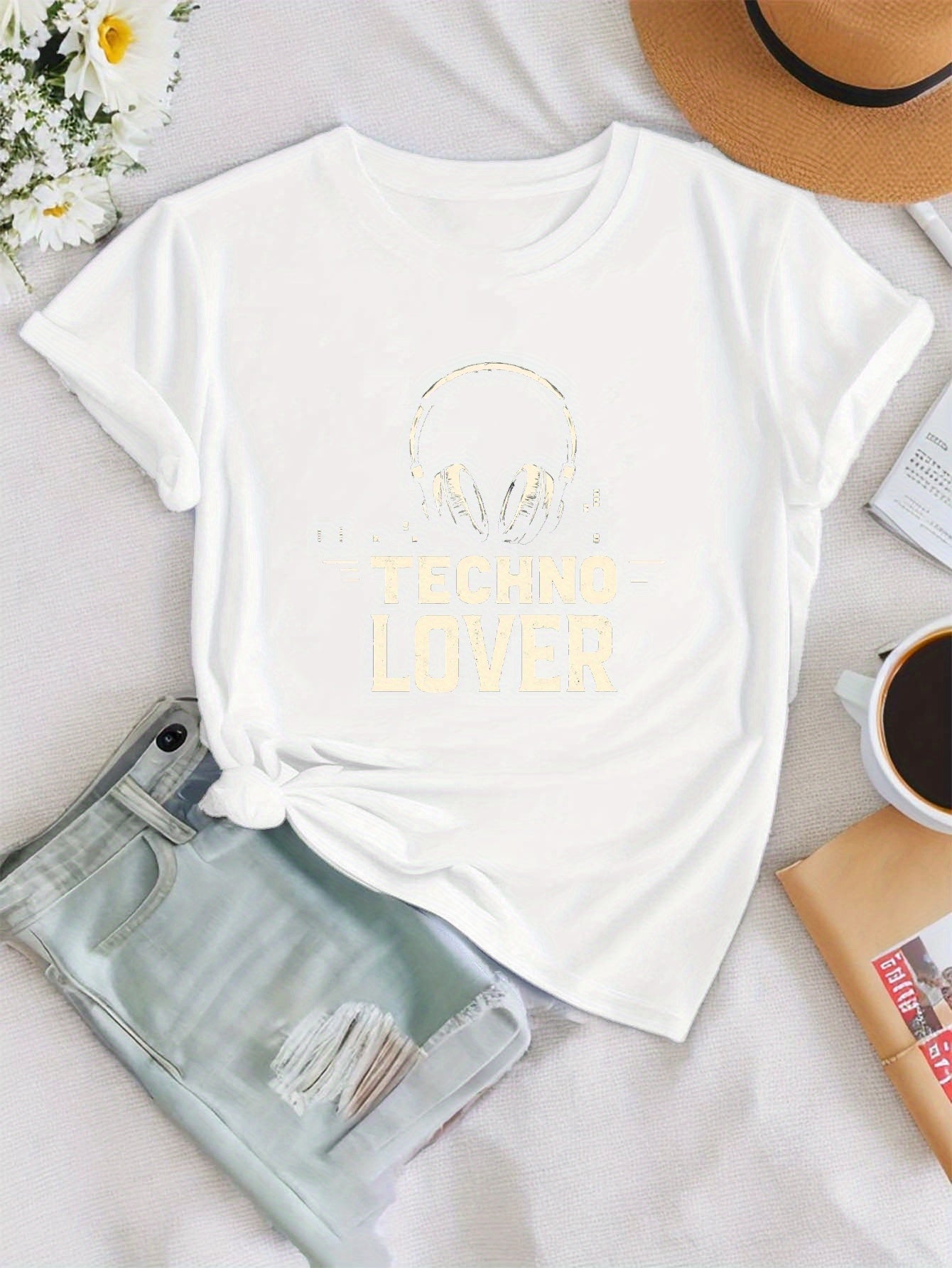 Women'S "Techno Lover" Graphic T-Shirt - Green Casual Crew Neck Tee with Headphones Design, Short Sleeve for Spring & Summer, Casual Attire|Playful Print|Comfortable Fit, Techno Tshirt