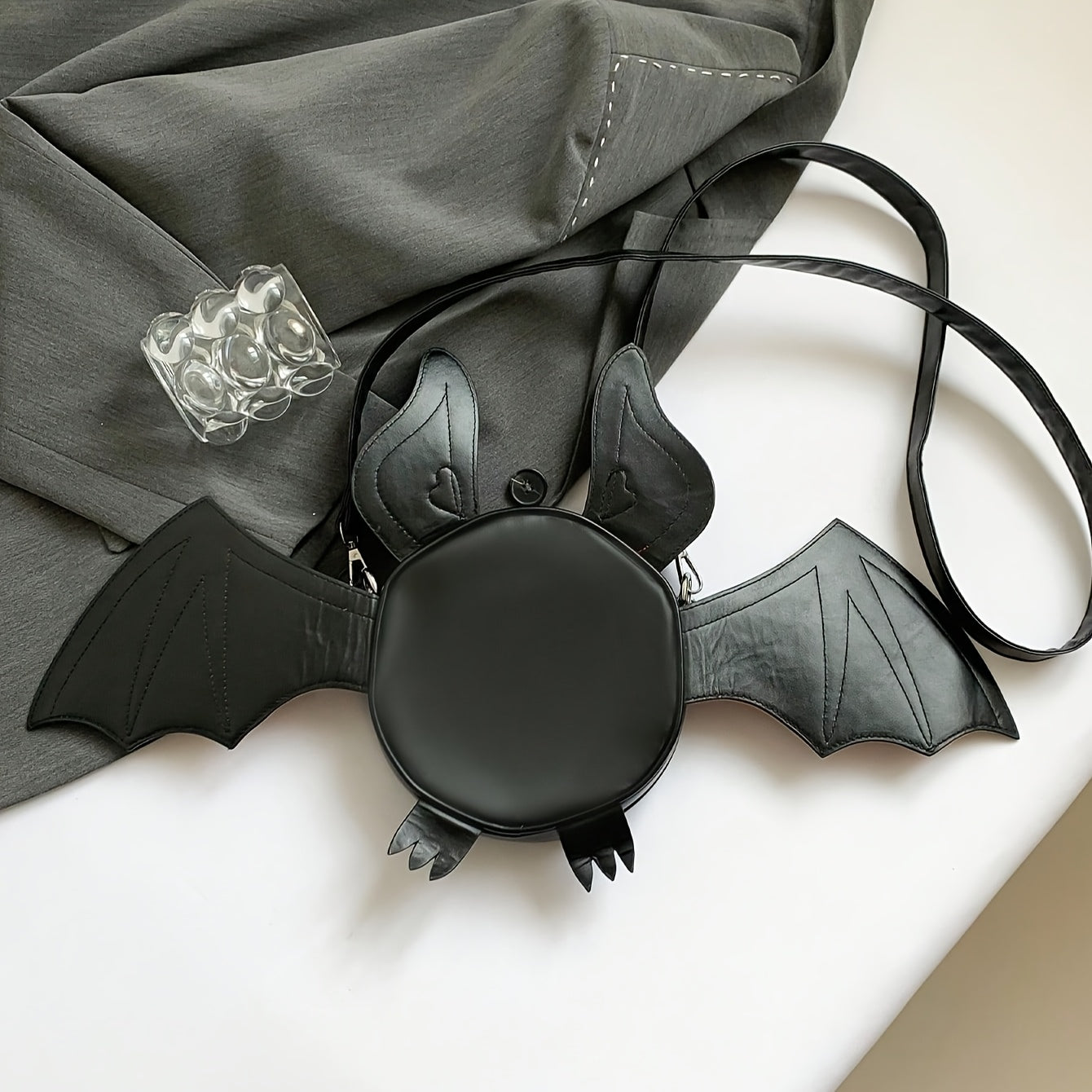 1pc Fashionable Devil Bat-Shaped Synthetic Leather Crossbody Bag with Detachable Strap - Lightweight, Zip Closure, Halloween Themed Accessory for Women in Grey/Purple/Red - Perfect for Parties, Outdoor Fun & Costume Matching