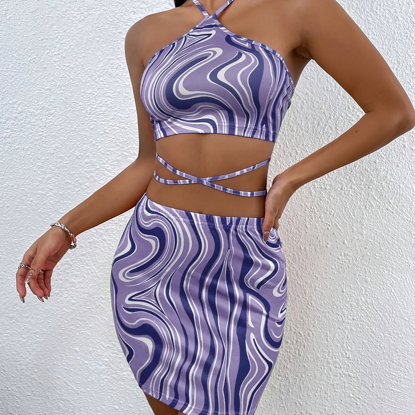 Asymmetric Color Wave Print Sexy Backless Halter Top + Slimming Skirt Two-Piece Set
