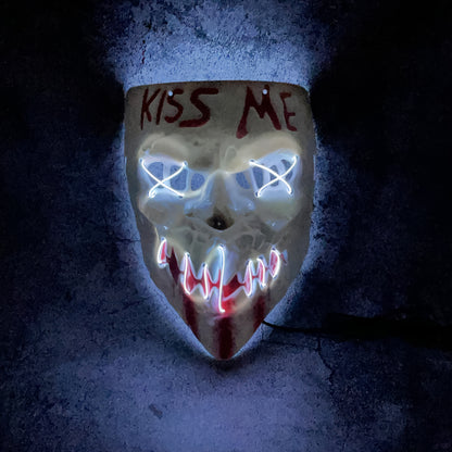 Glow-in-the-Dark Halloween Kiss Me Mask for Spooky Parties, Cosplay & Festive Costumes – Requires 2x AA Batteries (Batteries Not Included)