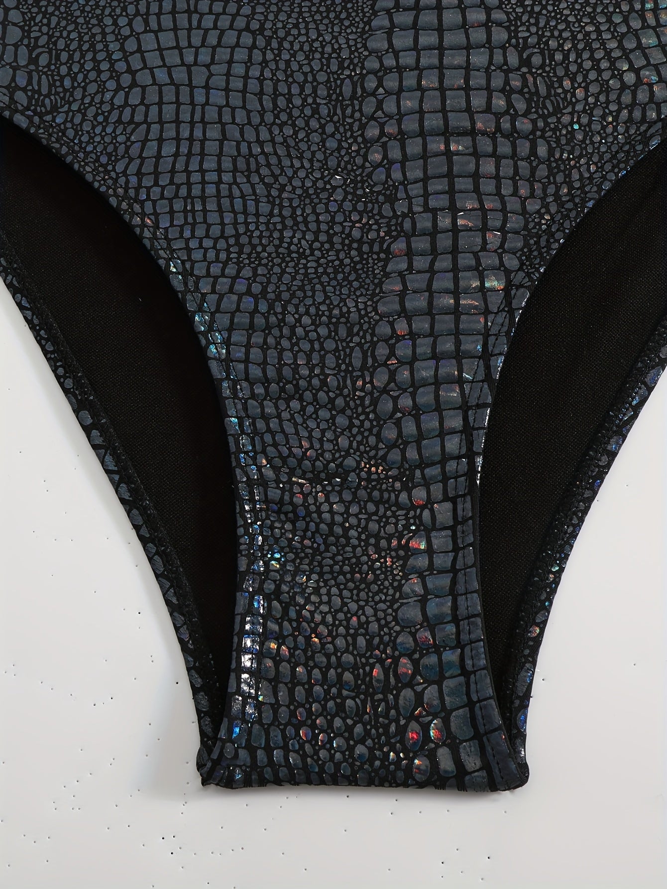 Chic Women'S Snakeskin Print Bikini Set - High Stretch, V-Neck, Stretchy Polyester/Spandex Blend, Machine Washable - Ideal for Music Festivals & Beach Parties, Beach Attire|Vibrant Print Top|Snakeskin Patter
