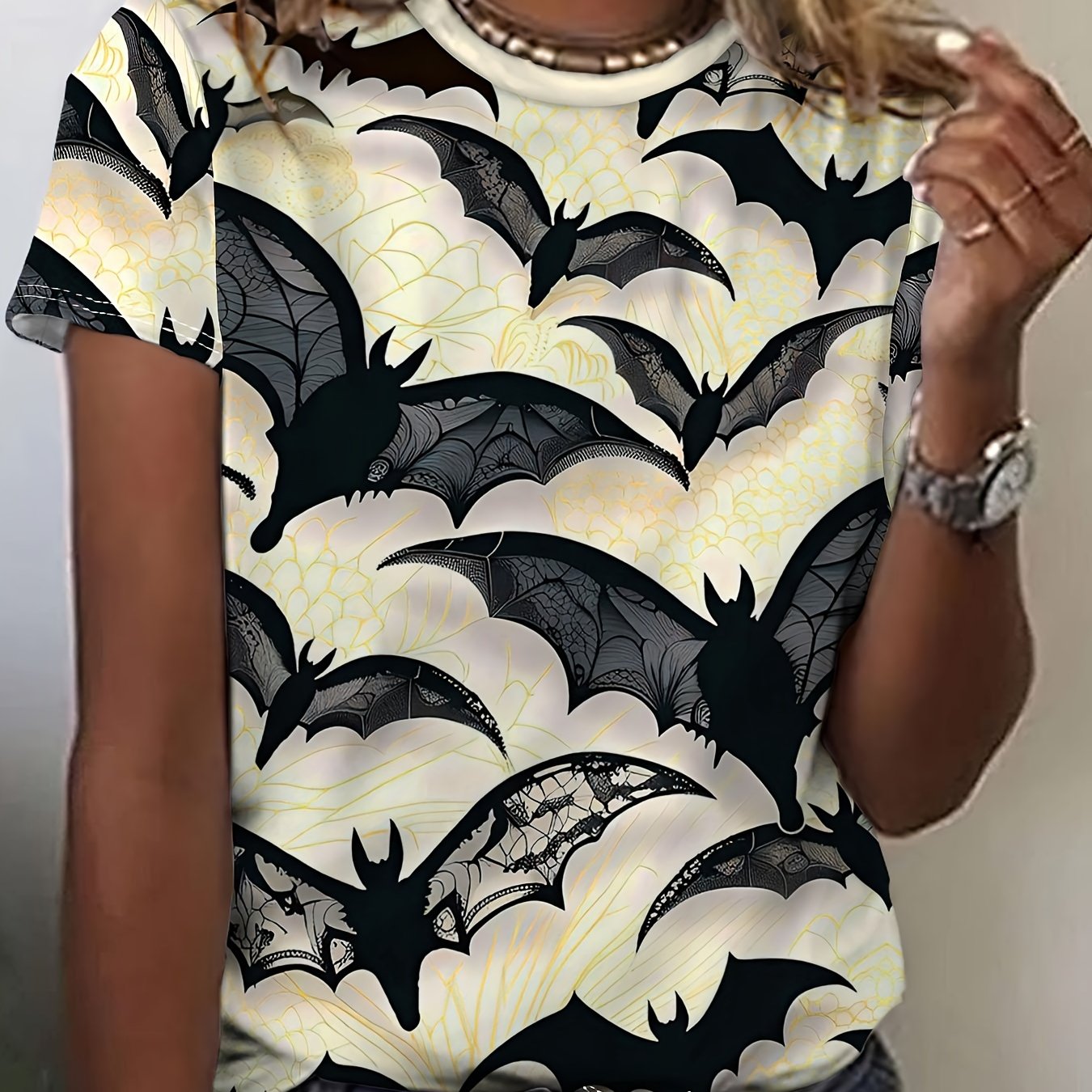 [Bat Print T-Shirt] Women's Breathable Casual Bat Print Round Neck T-Shirt | Dark Series Full-Body Bat & Spiderweb Design, Black & Yellow Contrast, Short Sleeve Top for Spring/Summer, Machine Washable, Nontransparent Fabric