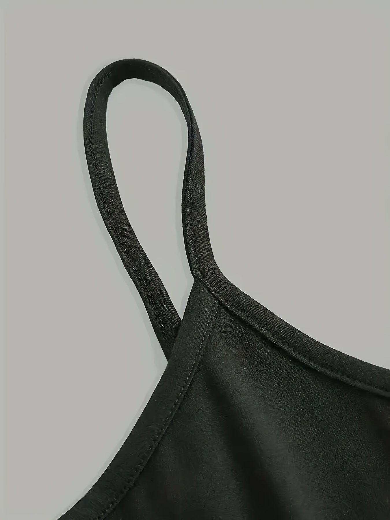 [Casual All-Season Wear] Y2K Sleeveless Crop Cami With Skeleton Heart Hands Graphic Print, Black Spaghetti Strap Top For Women, Casual Polyester Blend, Medium Elasticity, All-Season Wear, Allseason Top | Spaghetti Strap Cami