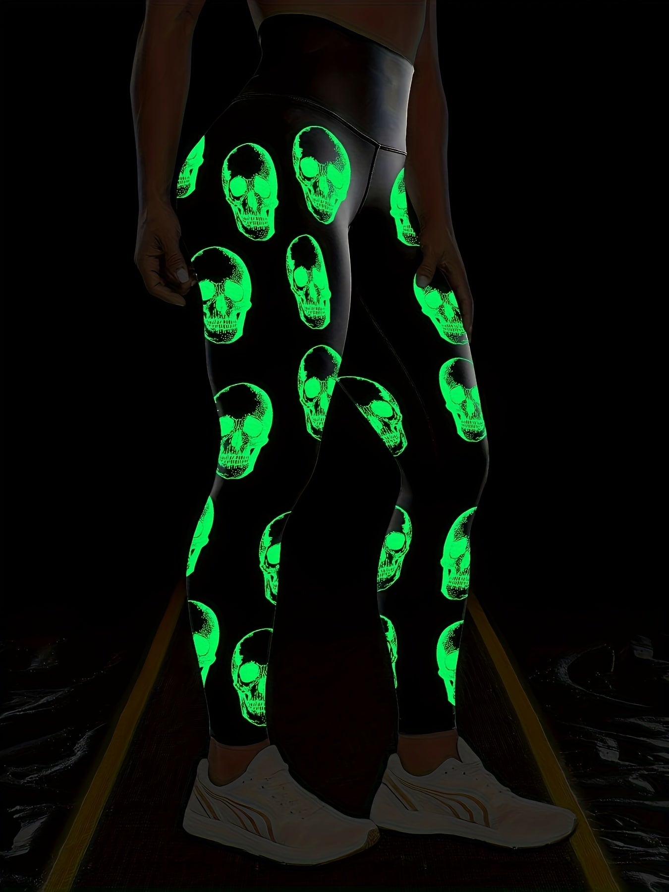 [Glow Halloween Leggings] Stretchy, Comfortable Glow-in-the-Dark Halloween Skull Print High Waist Yoga Leggings for Women | Black Sports Pants for Nighttime Workouts or Casual Wear, Casual Sportswear