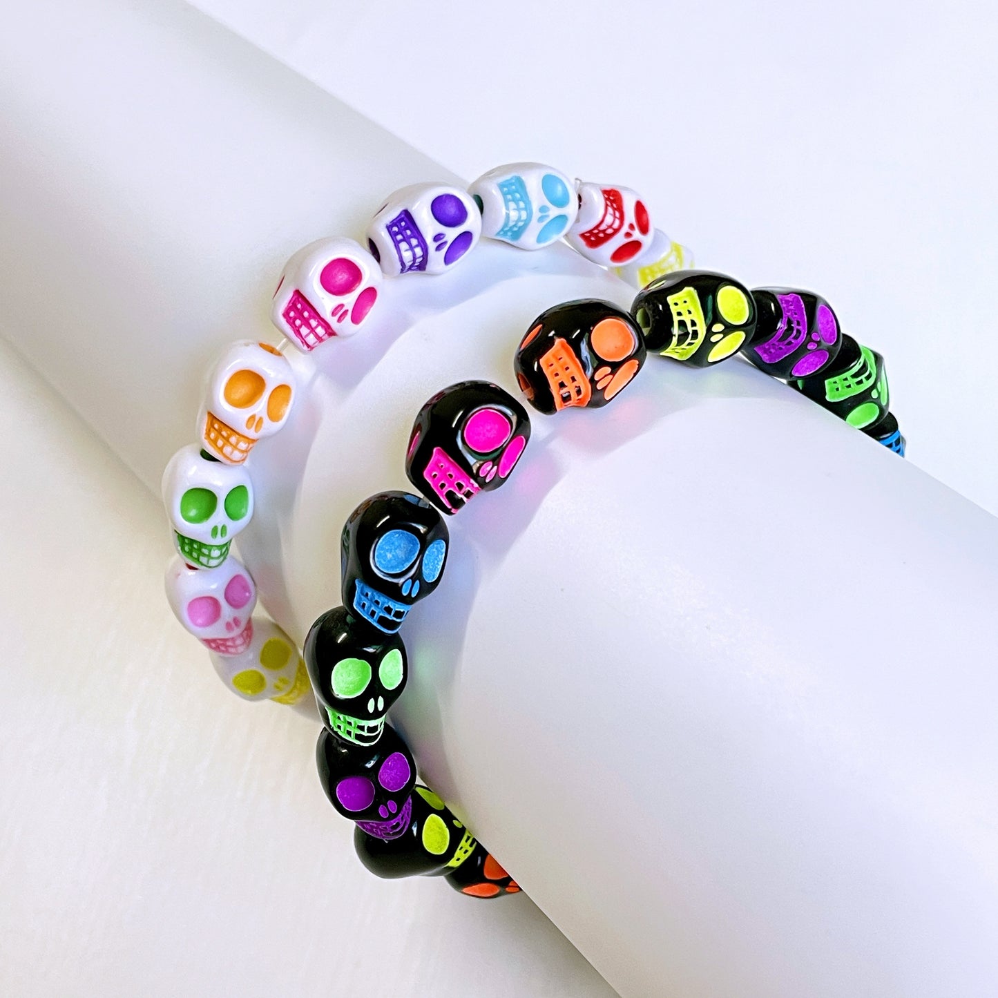 2pcs, Colorful Skull Head Elastic Line Resin Bracelet, Neutral Bracelet, Halloween, Suitable for Daily Wear, Gift Giving