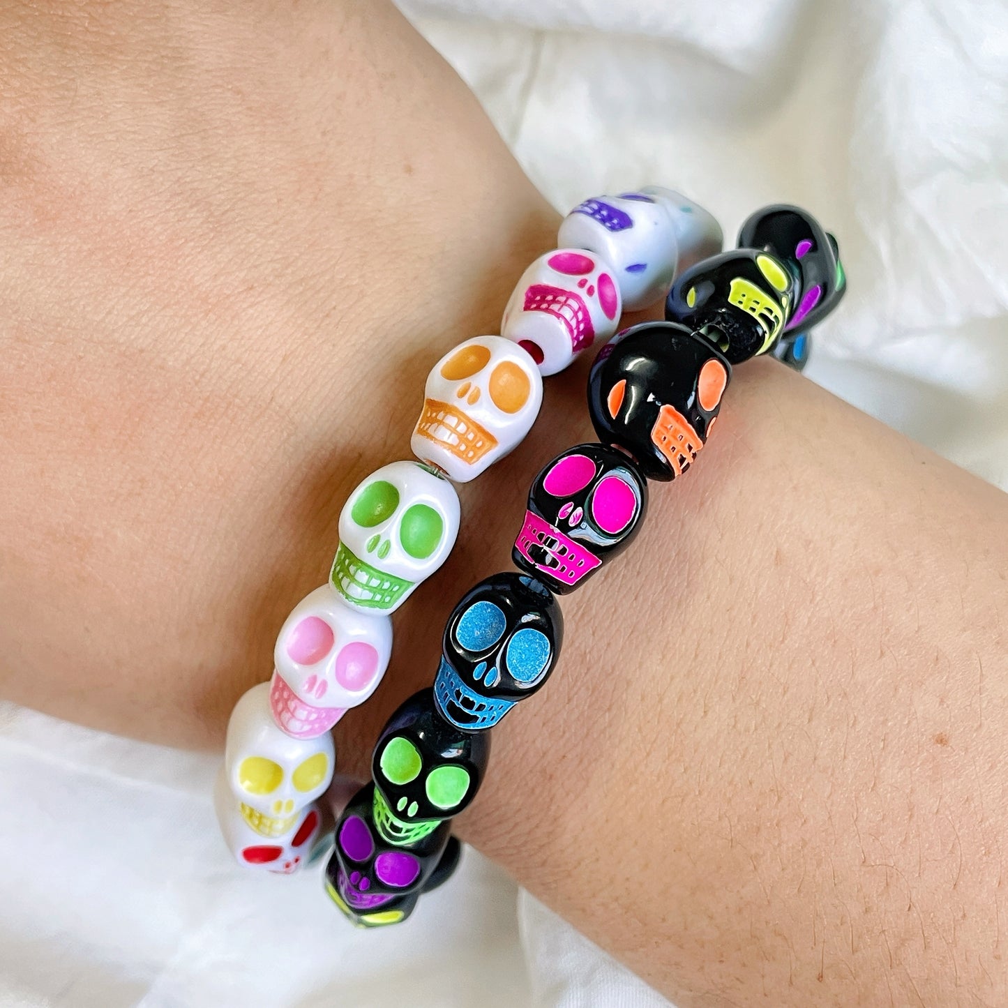 2pcs, Colorful Skull Head Elastic Line Resin Bracelet, Neutral Bracelet, Halloween, Suitable for Daily Wear, Gift Giving