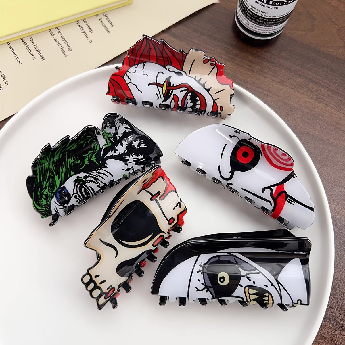 [Halloween Hair Accessories] 5pcs Halloween Hair Clips for Women - Shark, Skull, Pumpkin & More Themed Hairpins with Red Accents, Large Cartoon Design for Punk & Y2K Style, Perfect for Back of Head or Side Buns, Halloween Hai