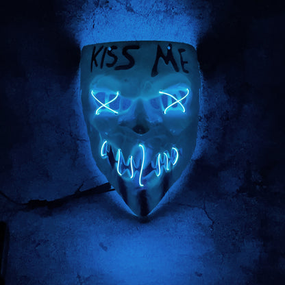 Glow-in-the-Dark Halloween Kiss Me Mask for Spooky Parties, Cosplay & Festive Costumes – Requires 2x AA Batteries (Batteries Not Included)