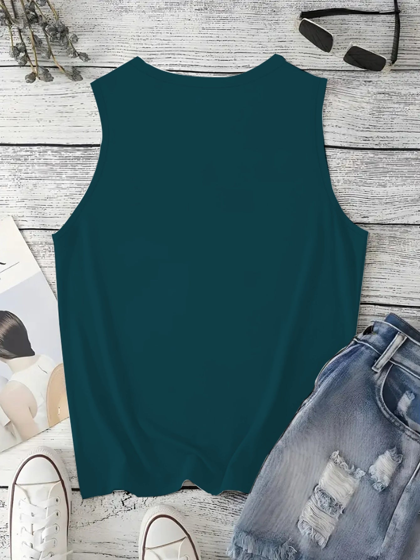 Women's Casual Sleeveless Tank Top with DJ Music Graphic Print - EDM Rave-Inspired Acid House & Psychedelic Pop Design, Stretchy Comfort Fit, Machine Washable for Clubbing, Festivals & Casual Attire, Ladies Tank Tops, Festiva