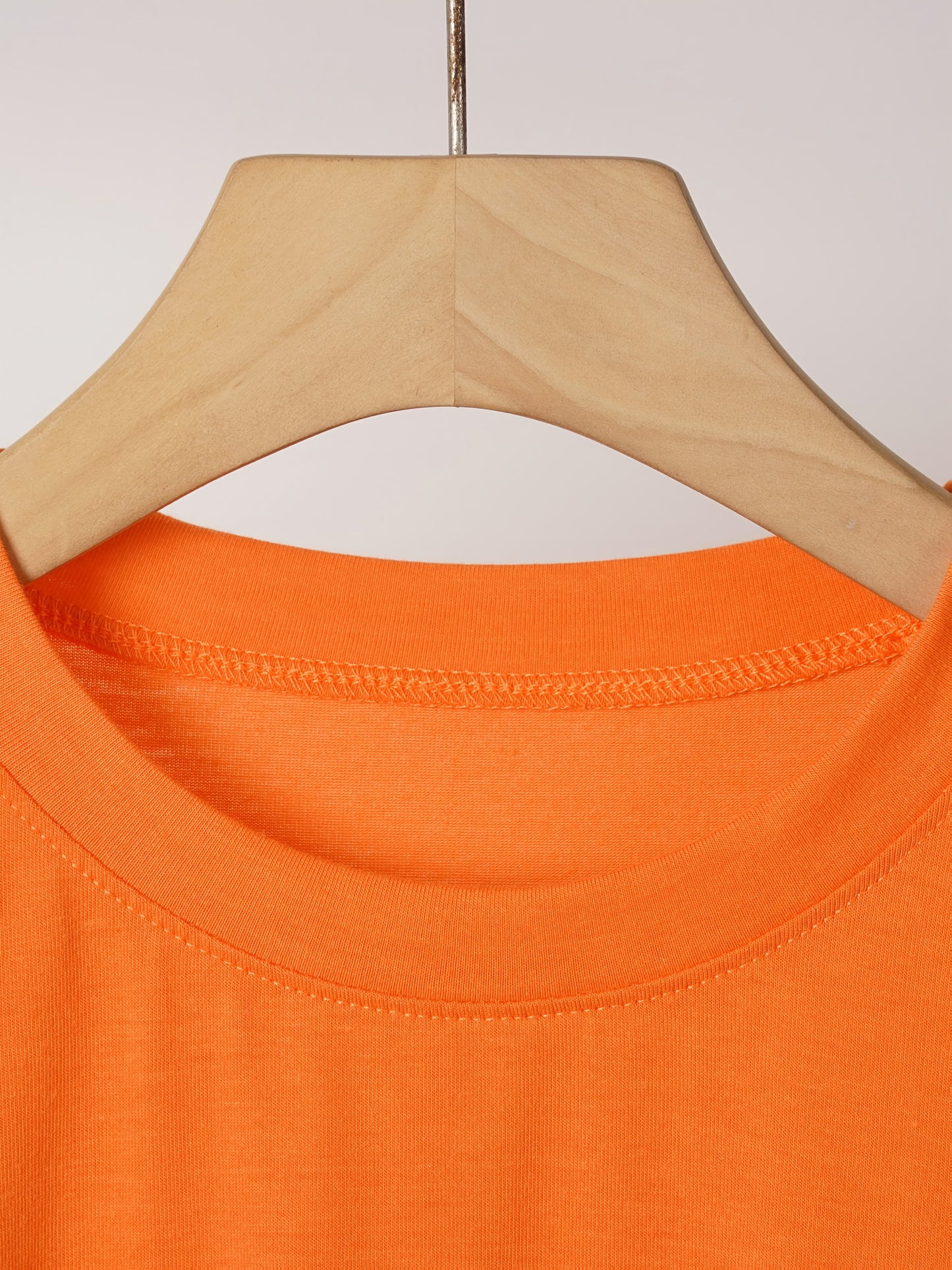 [Halloween Pumpkin T-Shirt] Halloween Pumpkin & Leopard Bow Print Women's T-Shirt | Vibrant Orange Casual Short Sleeve Crew Neck Top for Daily Wear, Costume Parties & Spring/Summer Outfits